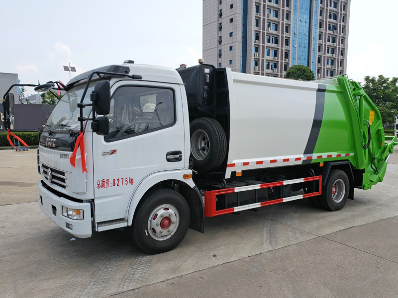 東風大多利卡8方壓縮垃圾車