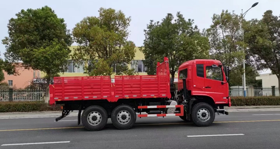 六驅運兵車